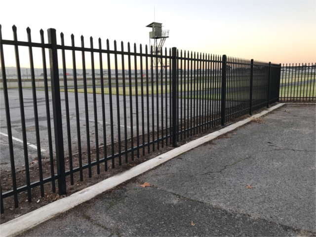 Tubular-Fencing-4s